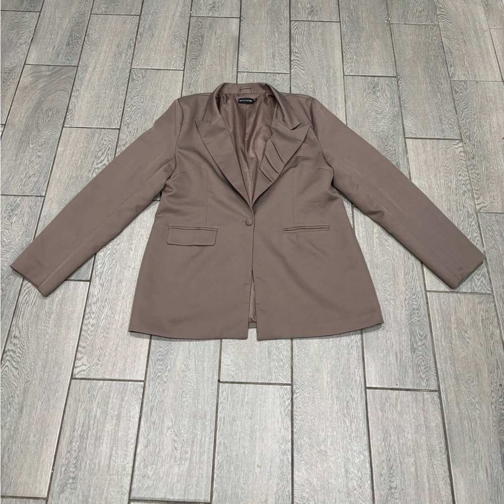 Pretty Little Thing PLUS MOCHA CINCHED WAIST BLAZER Size 14 - Picture 3 of 10